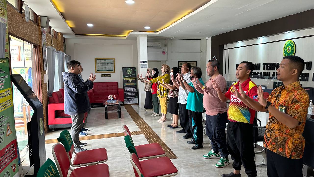 Briefing jumat 27 Oktober2