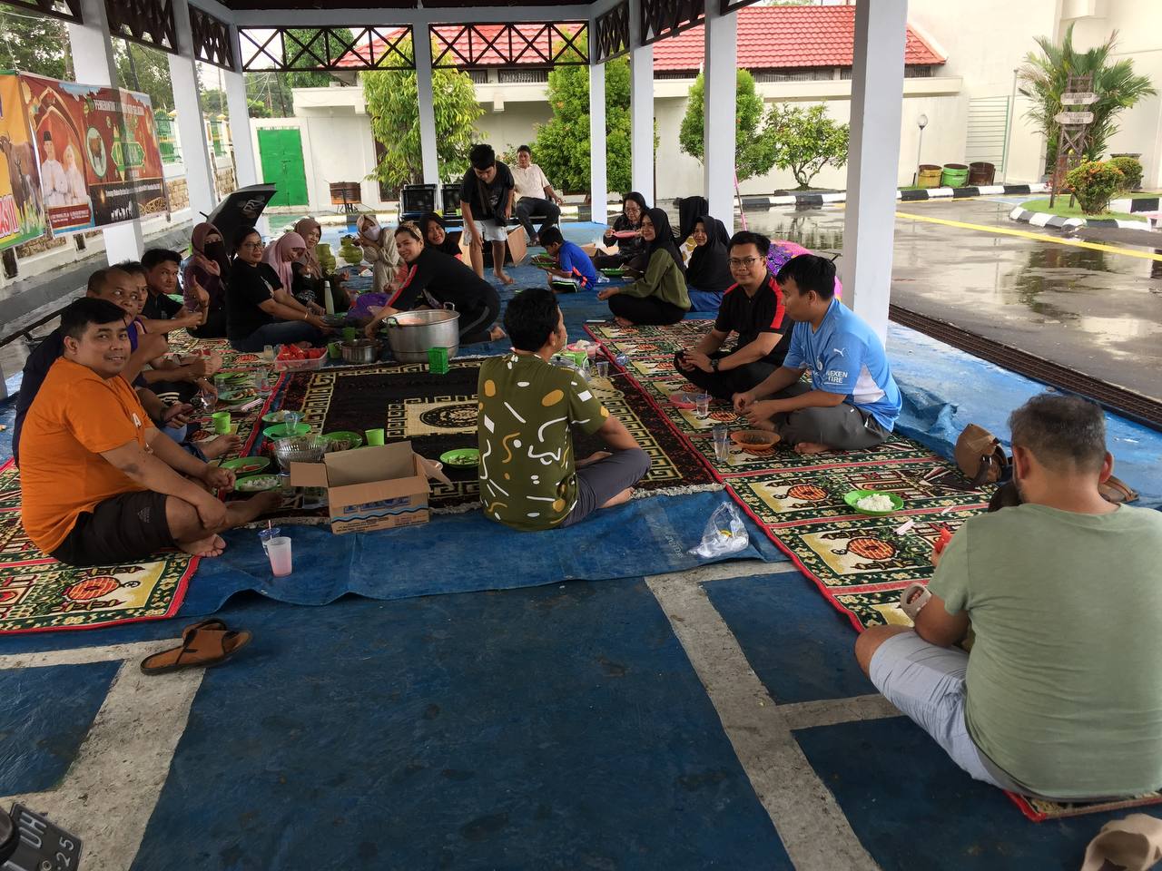 photo 6129443026527958920 y