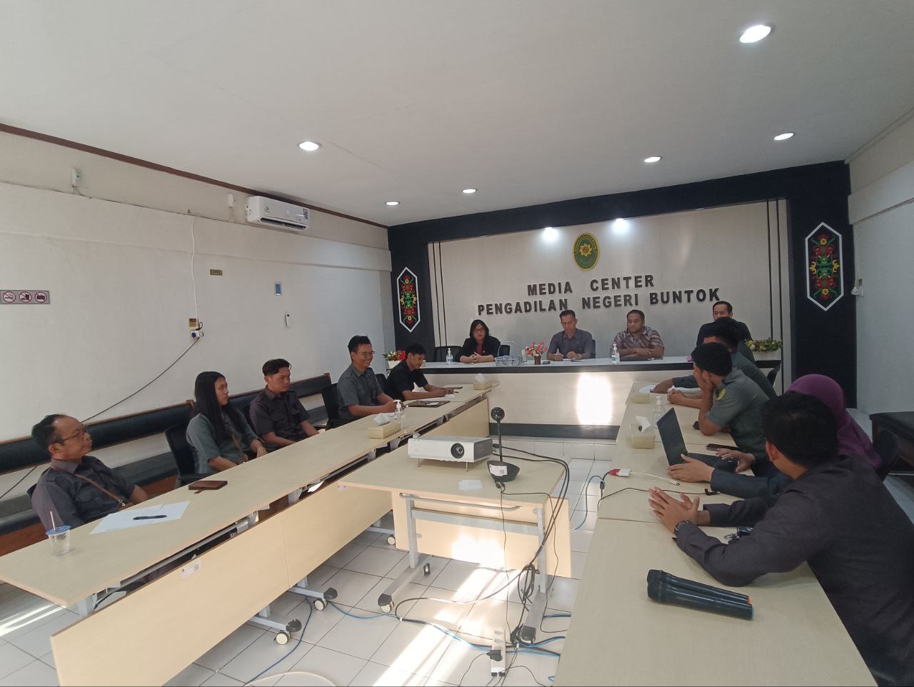 photo 6073401382716684366 y