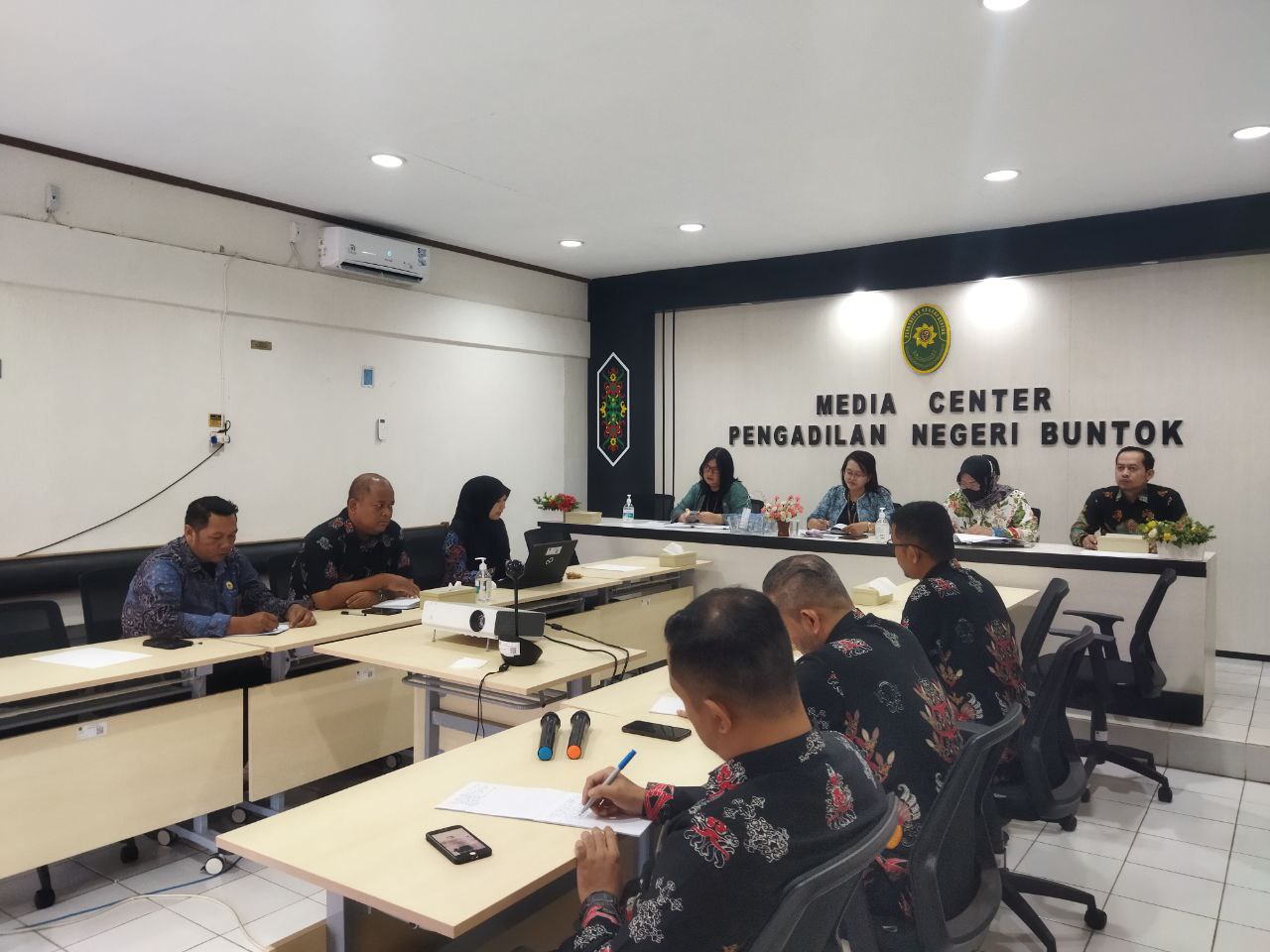 photo 6077855190788192827 y