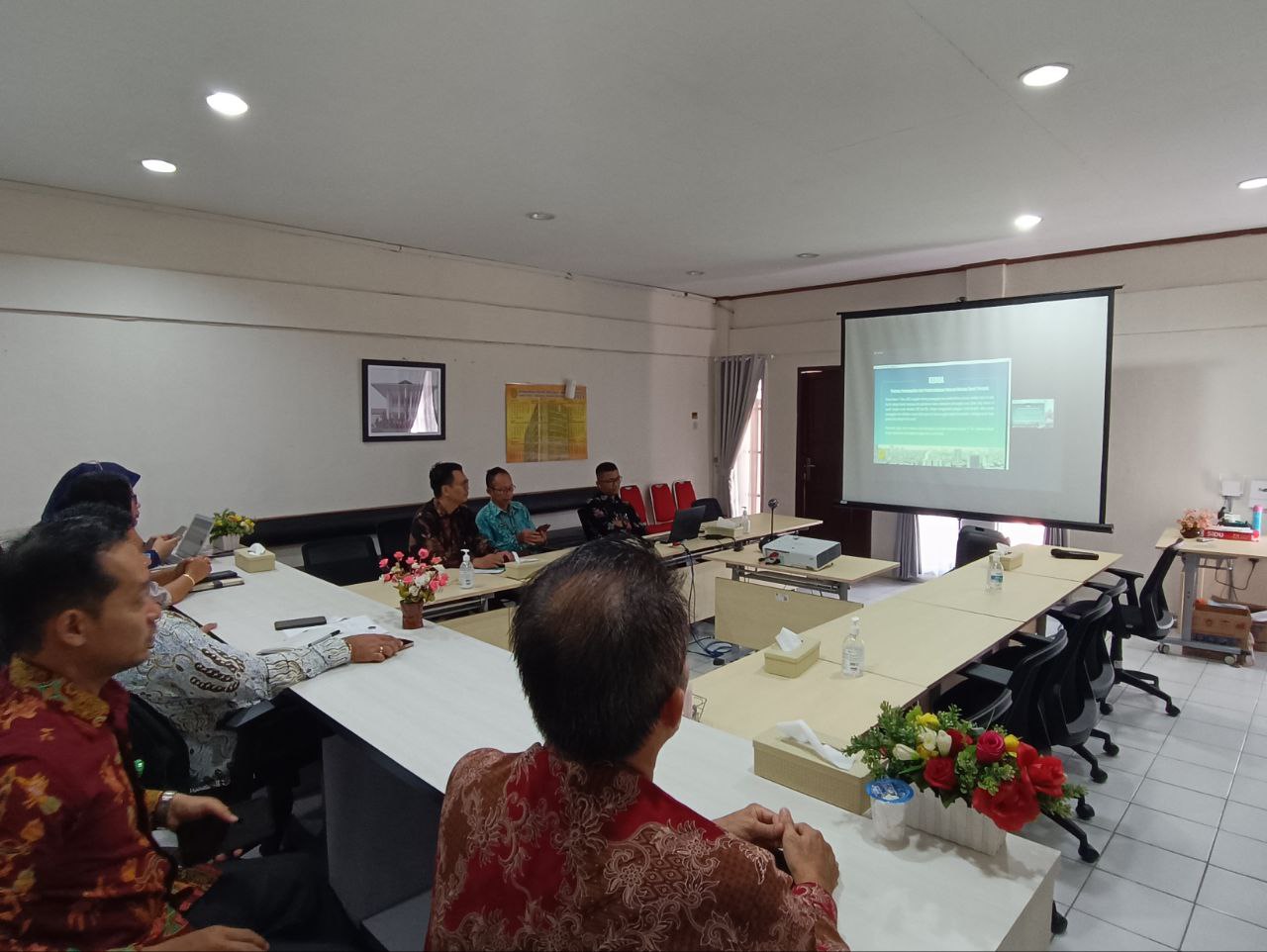 photo 6138871093923001059 y