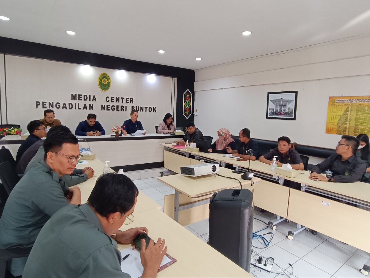 photo 6093635862706369899 y