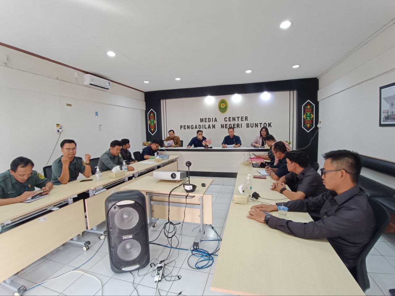 photo 6093635862706369900 y