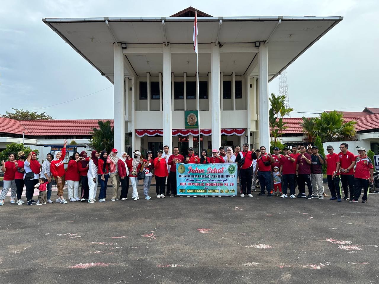 photo 6172551763601769768 y 1