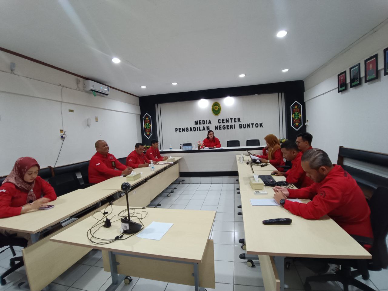 photo 6142955771030256007 y